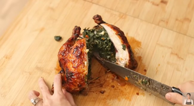 Ayam panggang ala Chef Devina Hermawan. (YouTube)